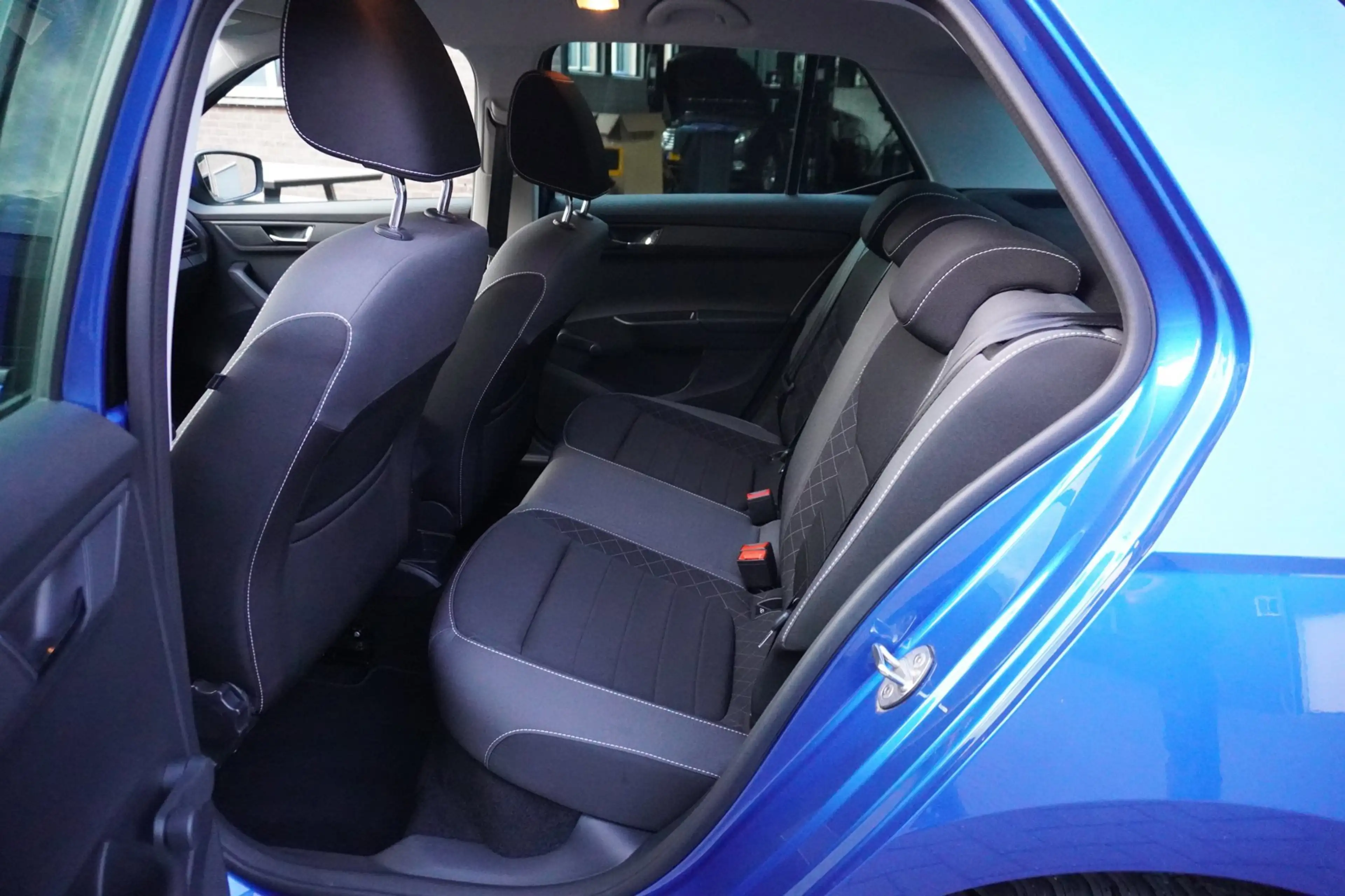 Skoda Fabia 1.0 TSI Ambition — photo 9