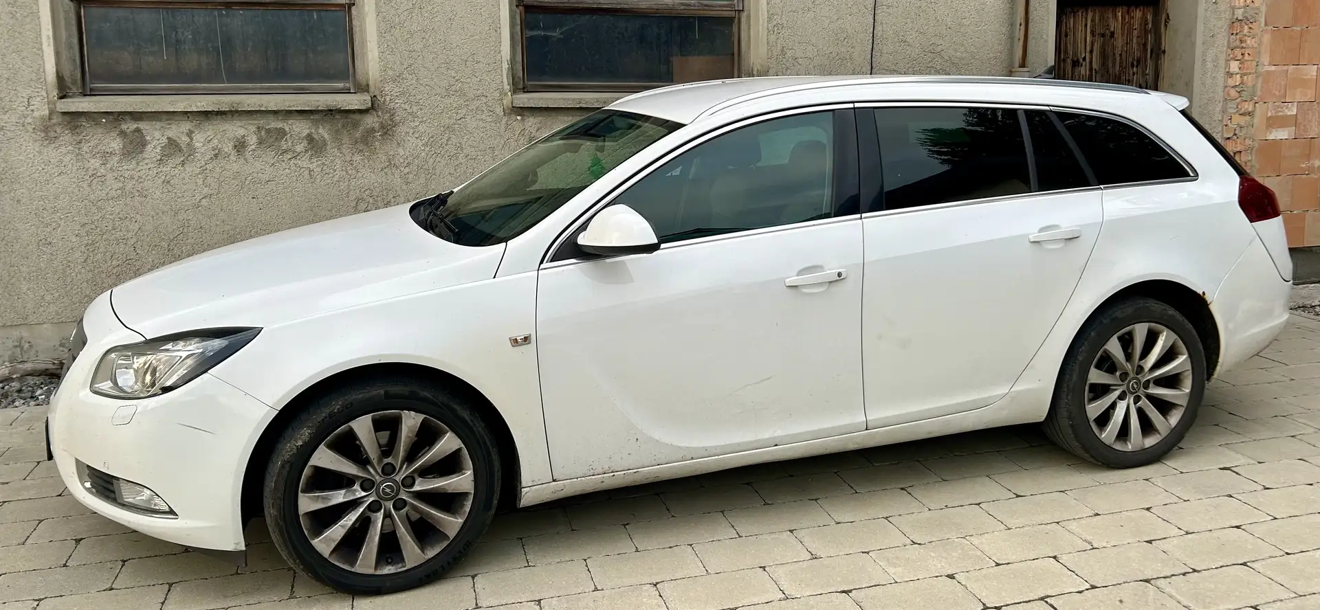Opel Insignia 2.0 CDTI Sports Tourer 4x4 ecoFLEX St./St Innovati Weiß - 1