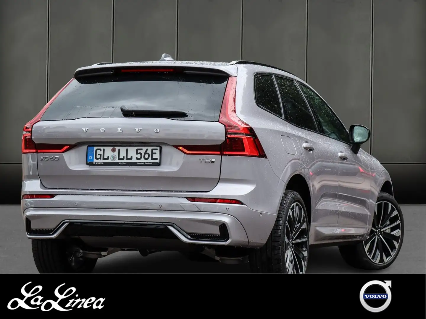 Volvo XC60 T8 Ultra Dark Recharge Plug-In Hybrid AWD Zilver - 2