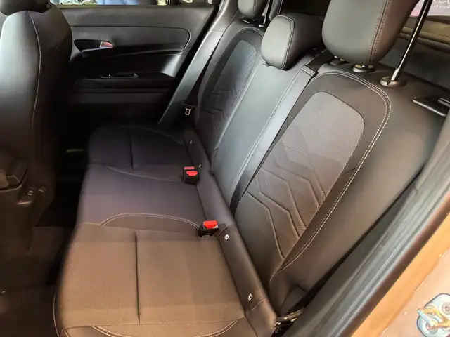 Jeep Avenger view 15