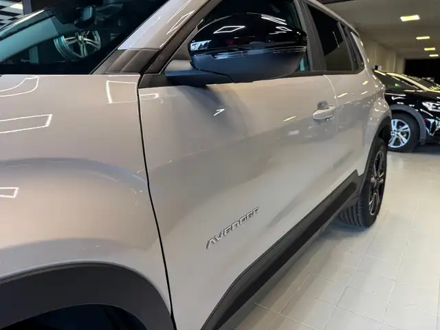 Jeep Avenger view 8