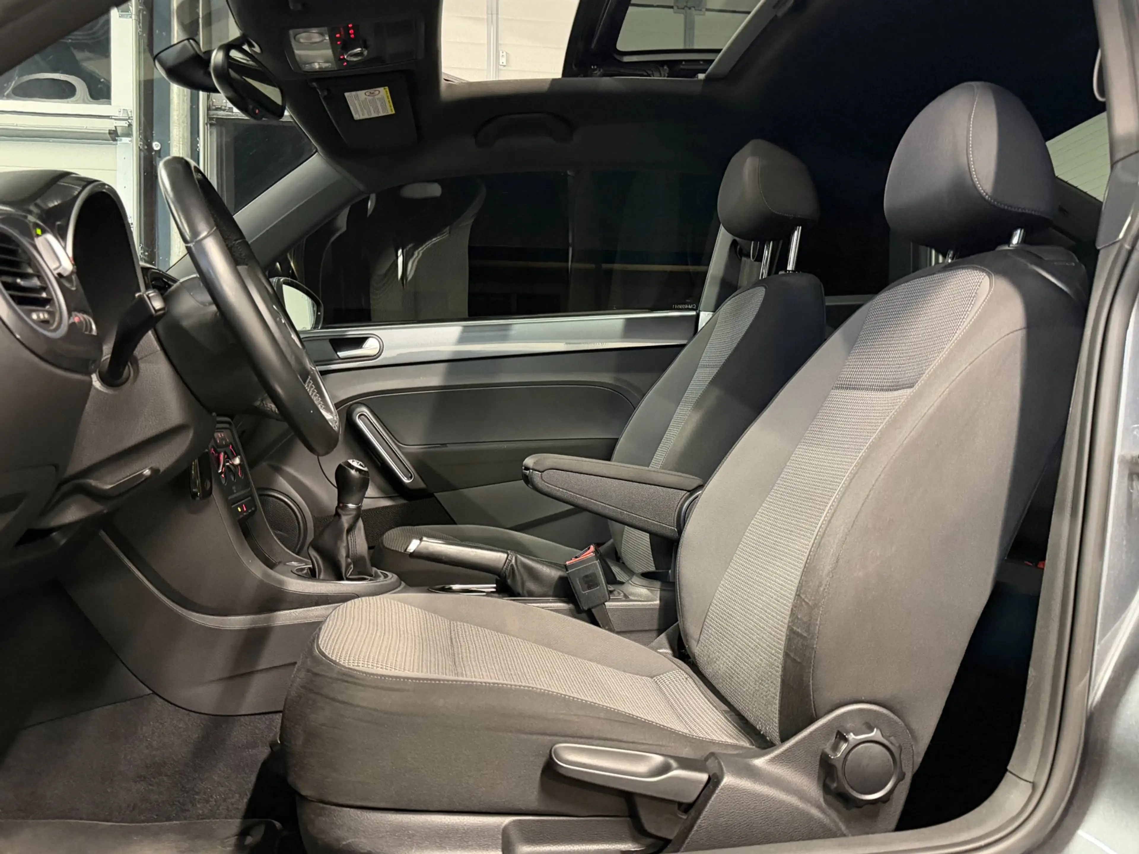 Volkswagen Beetle 1.4 TSI Sport| PANO|PDC|STOELVERWARMING| — photo 10
