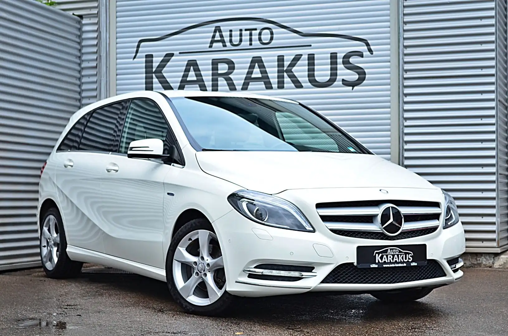 Mercedes-Benz B 180 CDI Edition 1 "Navi/Leder/Xenon/R.Kam/AHK" Weiß - 1