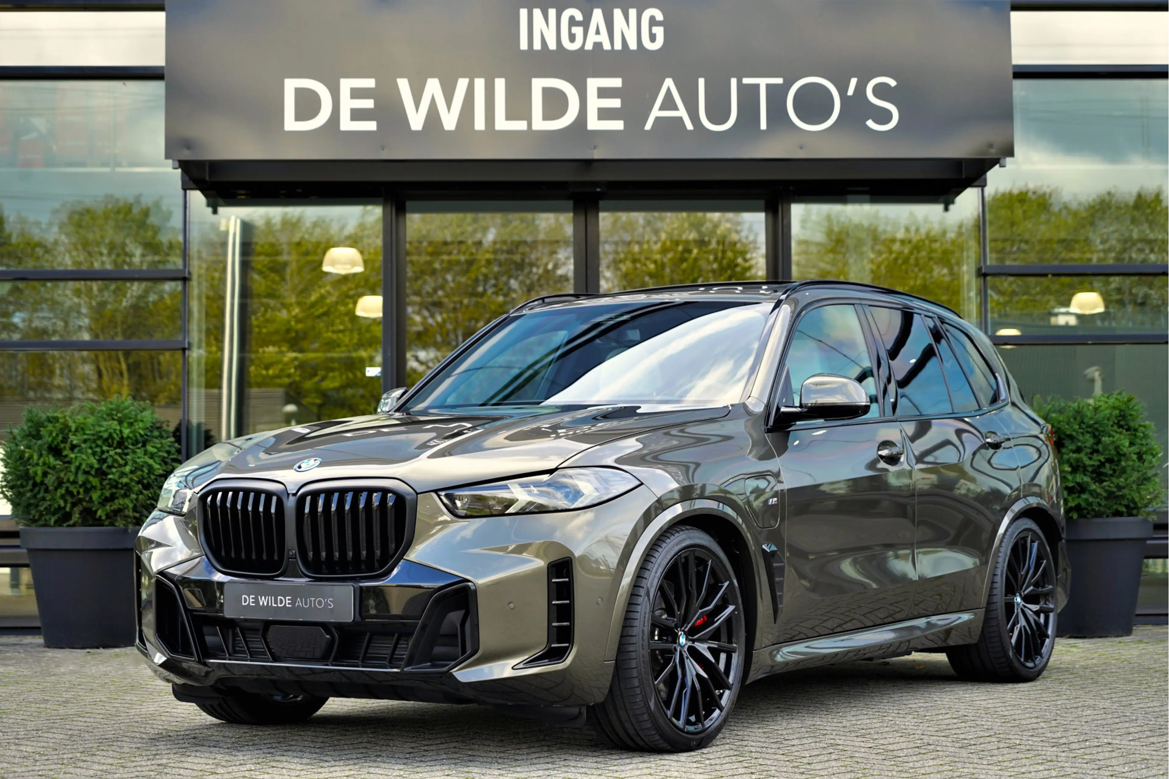 BMW X5 xDrive50e M-sport Manhattan Pano 4-wielsturing Sof