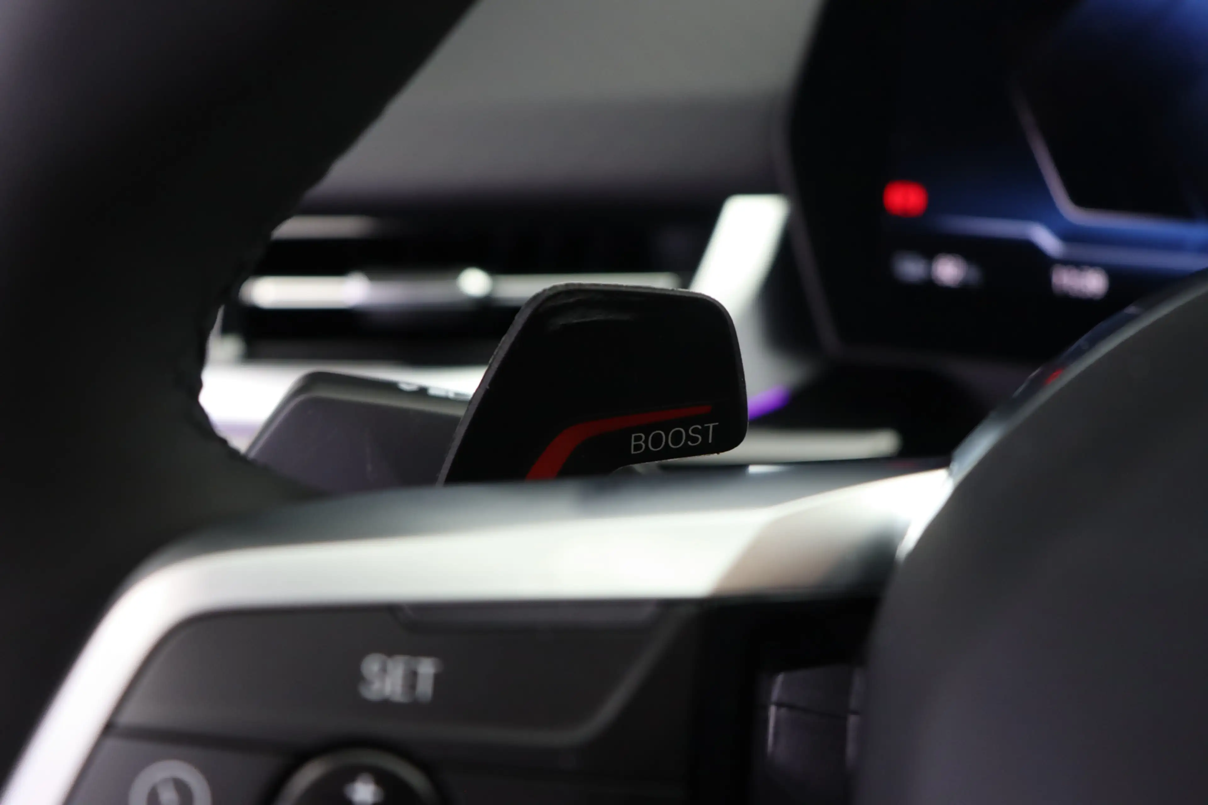 BMW iX2 eDrive20 M Sport / Trekhaak / Sportstoelen / M Ada — photo 13