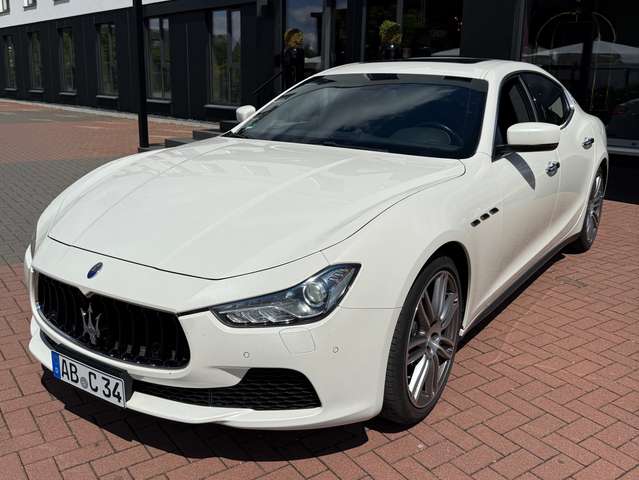 Imagine Maserati Ghibli Ghibli Automatik S Q4