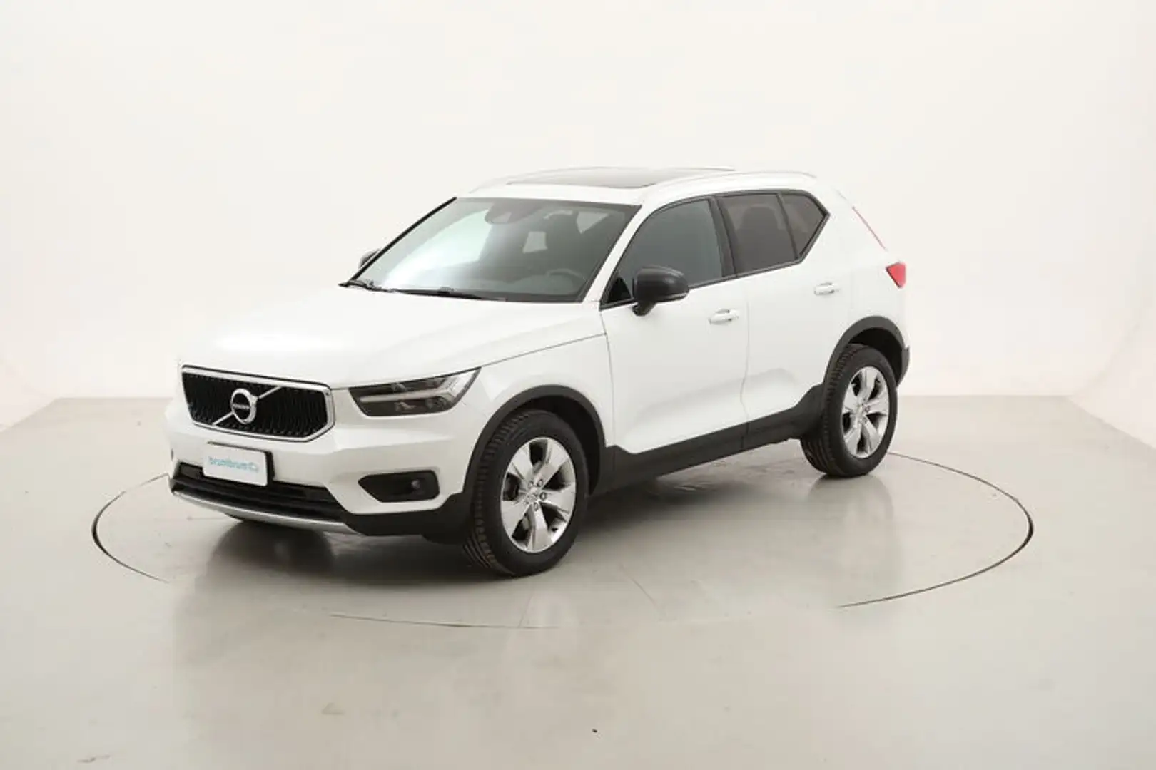 Volvo XC40 B4 Momentum Pro AWD Geartronic 2.0 Mild Hybrid Weiß - 1