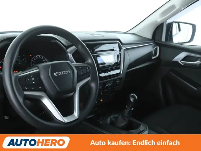 Isuzu D-Max view 11