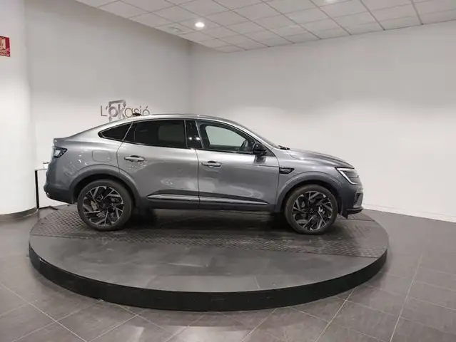 Renault Arkana view 4
