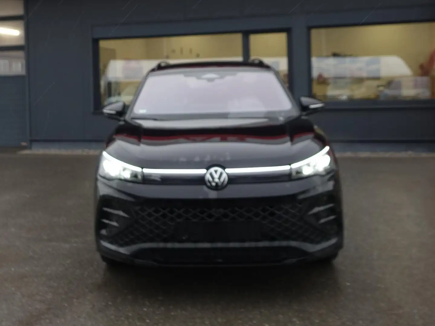 Volkswagen Tiguan 2.0 TDI 142 kW 4Motion R-Line *MEGAVOLL* Schwarz - 1