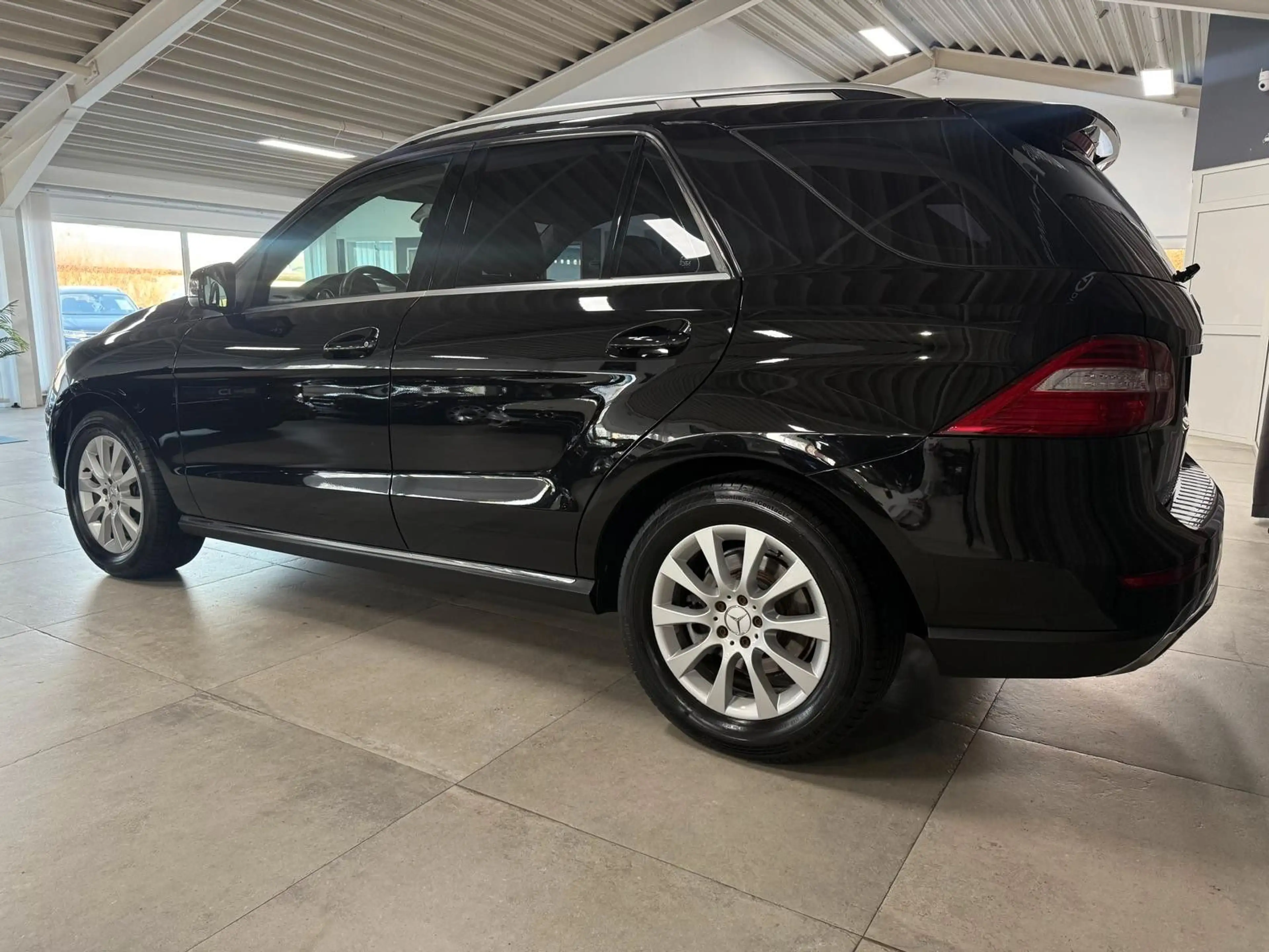 Mercedes-Benz ML 350 BlueTec* 4-MATIC * KAMERA * LUFTFAHRWERK * — photo 9