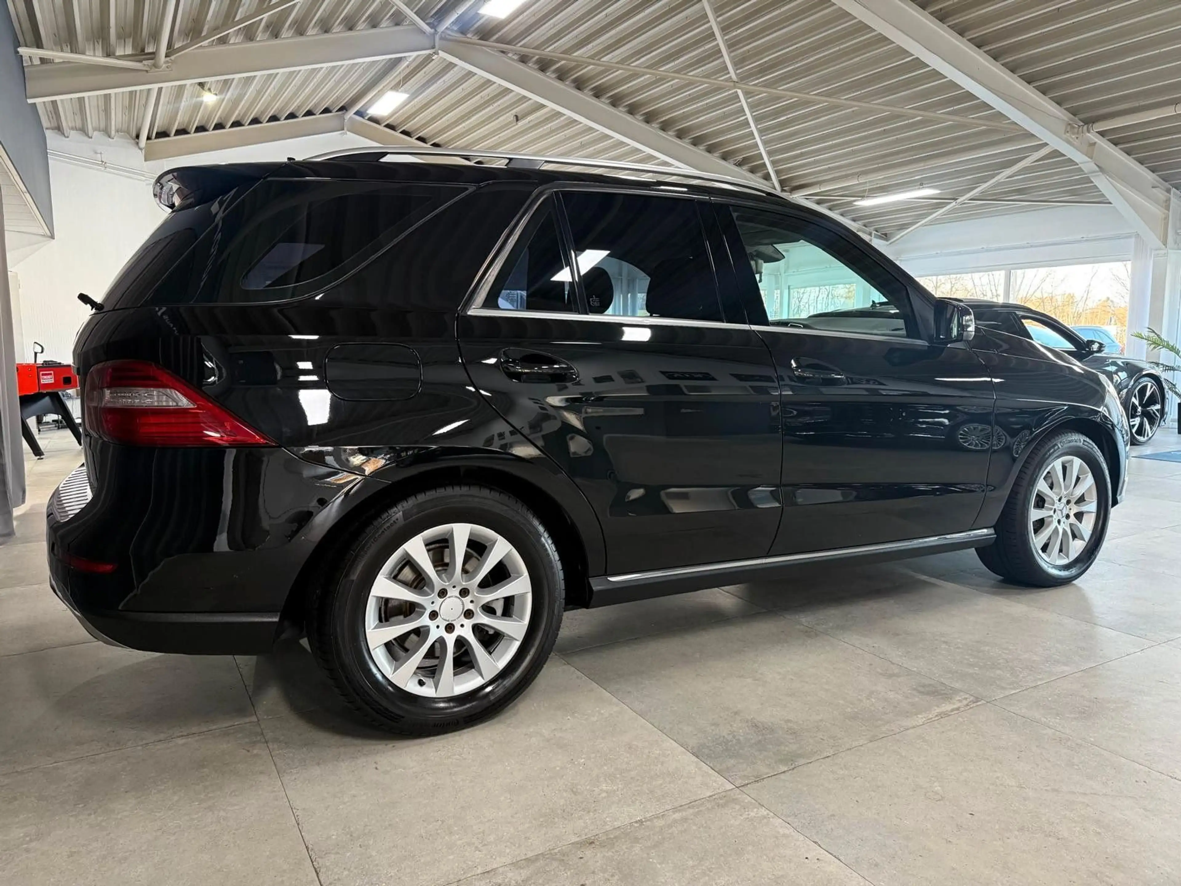 Mercedes-Benz ML 350 BlueTec* 4-MATIC * KAMERA * LUFTFAHRWERK * — photo 10