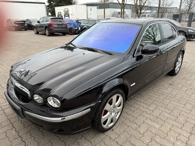 Jaguar X-Type