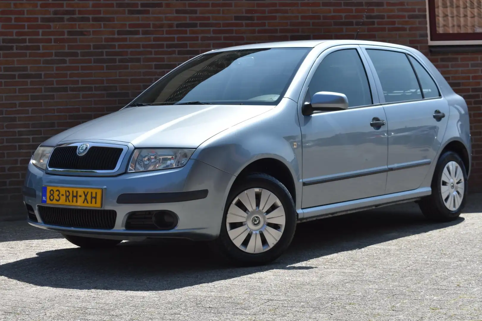 Skoda Fabia 1.4-16V Ambiente '05 Airco Cruise Inruil mogelijk Grijs - 1
