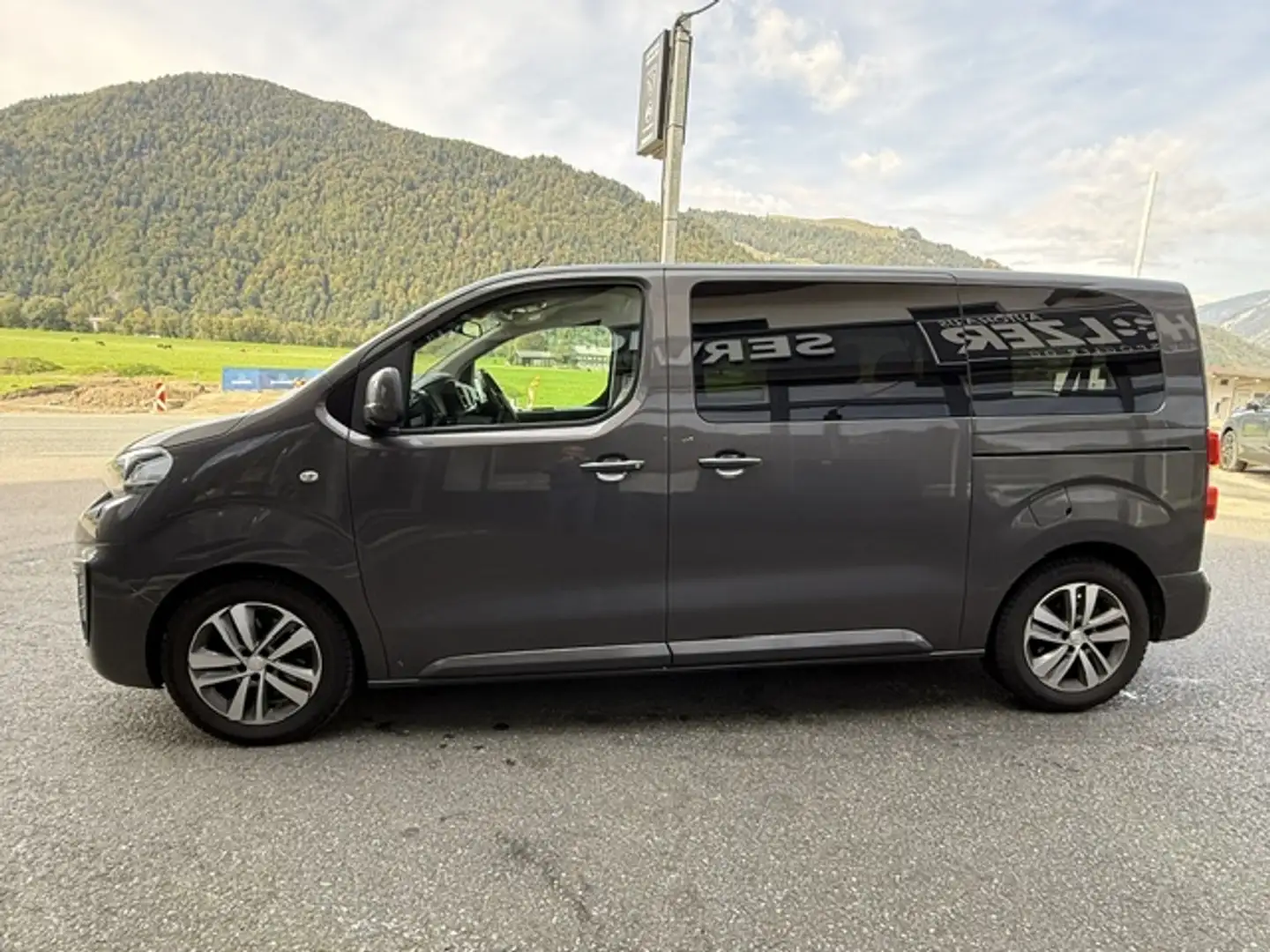 Peugeot Traveller L2 Blue HDi 180 S&S EAT8 Business VIP - 2