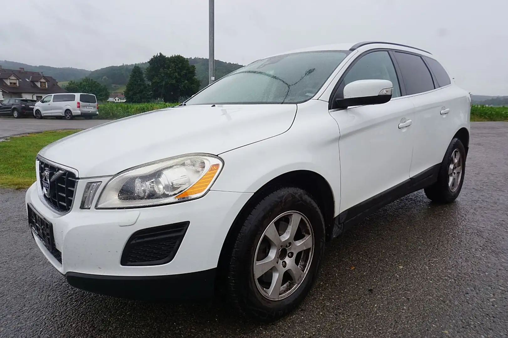 Volvo XC60 D5 AWD Momentum Blanc - 2