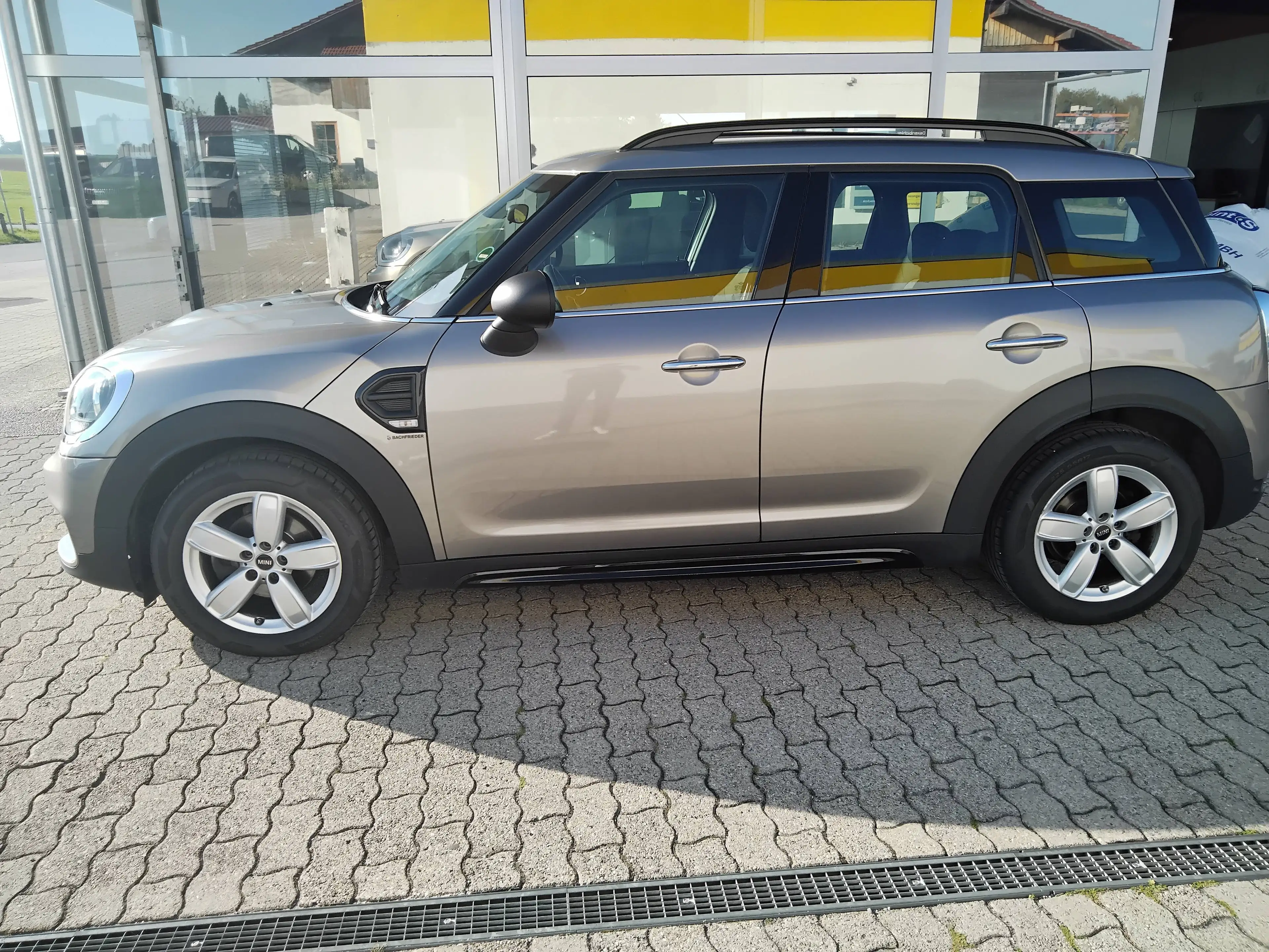 MINI One Countryman One — photo 11