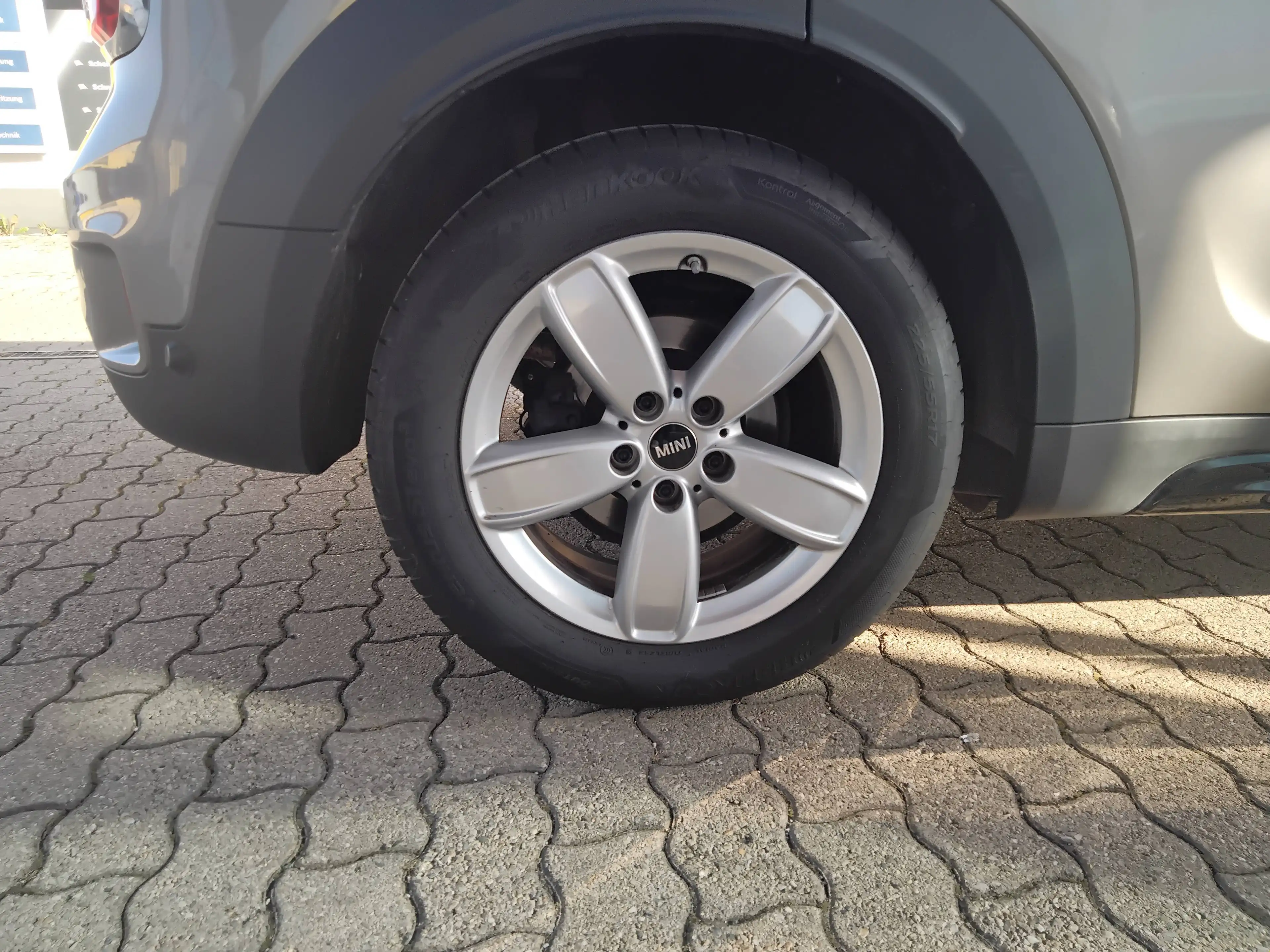 MINI One Countryman One — photo 10
