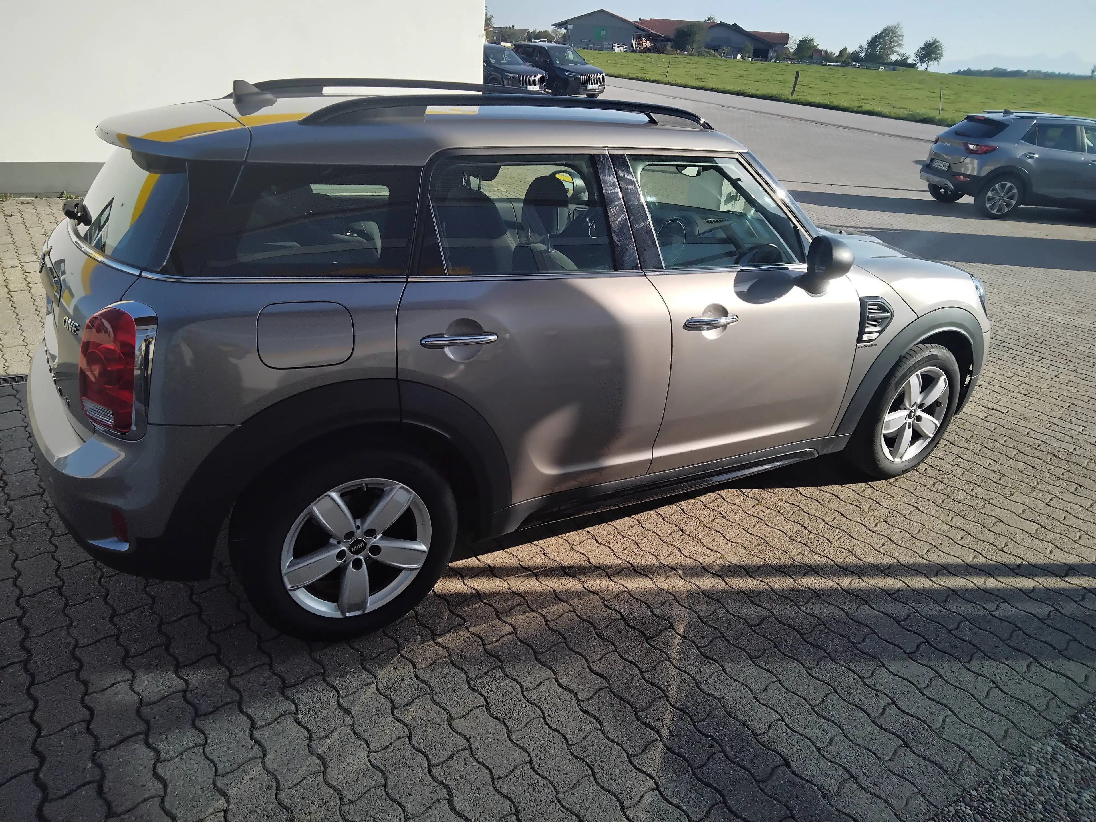 MINI One Countryman One — photo 7