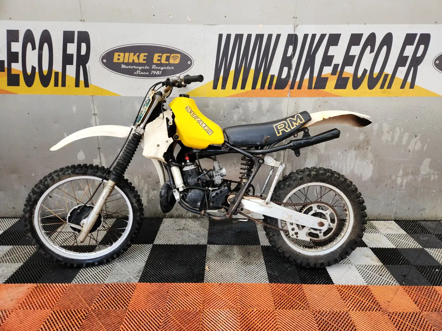 Suzuki RM 250 Amarillo - 2