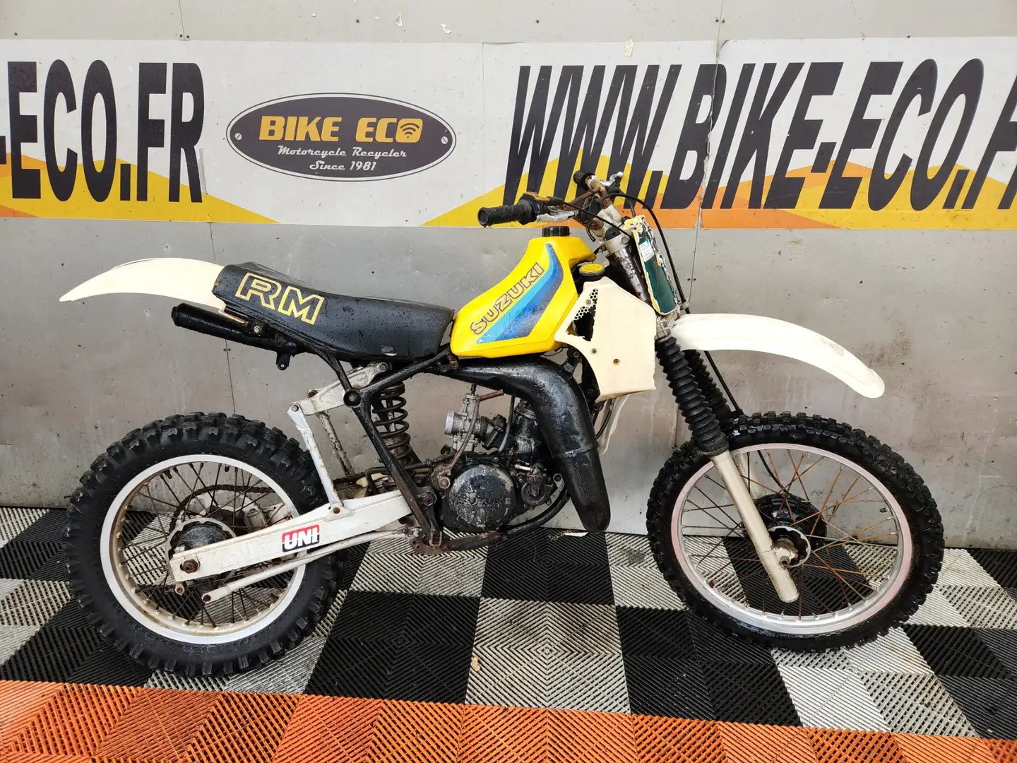 Suzuki RM 250 Amarillo - 1