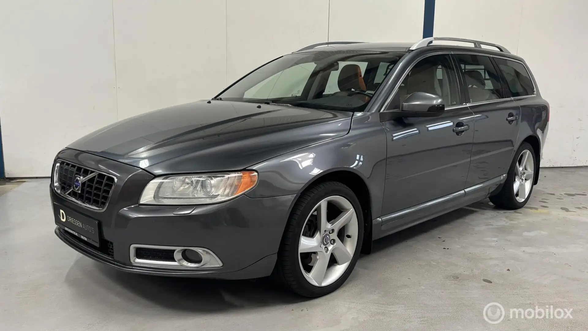 Volvo V70 3.0 T6 AWD Summum ADAPTIEVE CRUISE Grijs - 1