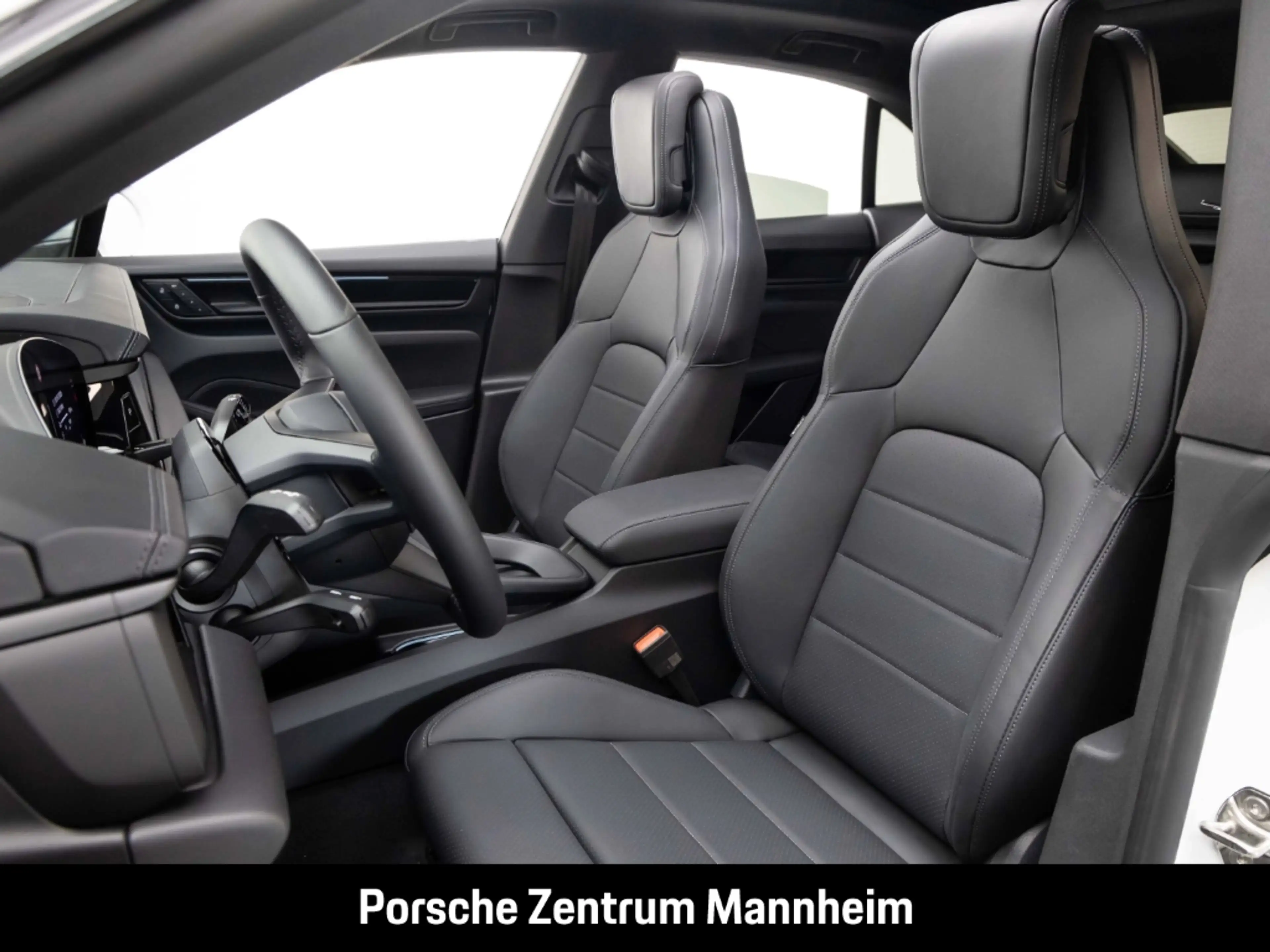 Porsche Macan Pano SportDesign Luftfederung 360°Abstandstempomat — photo 5