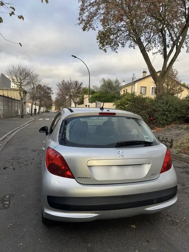 Peugeot 207 1.6 HDi 16v 90ch ExÃ©cutive Pack