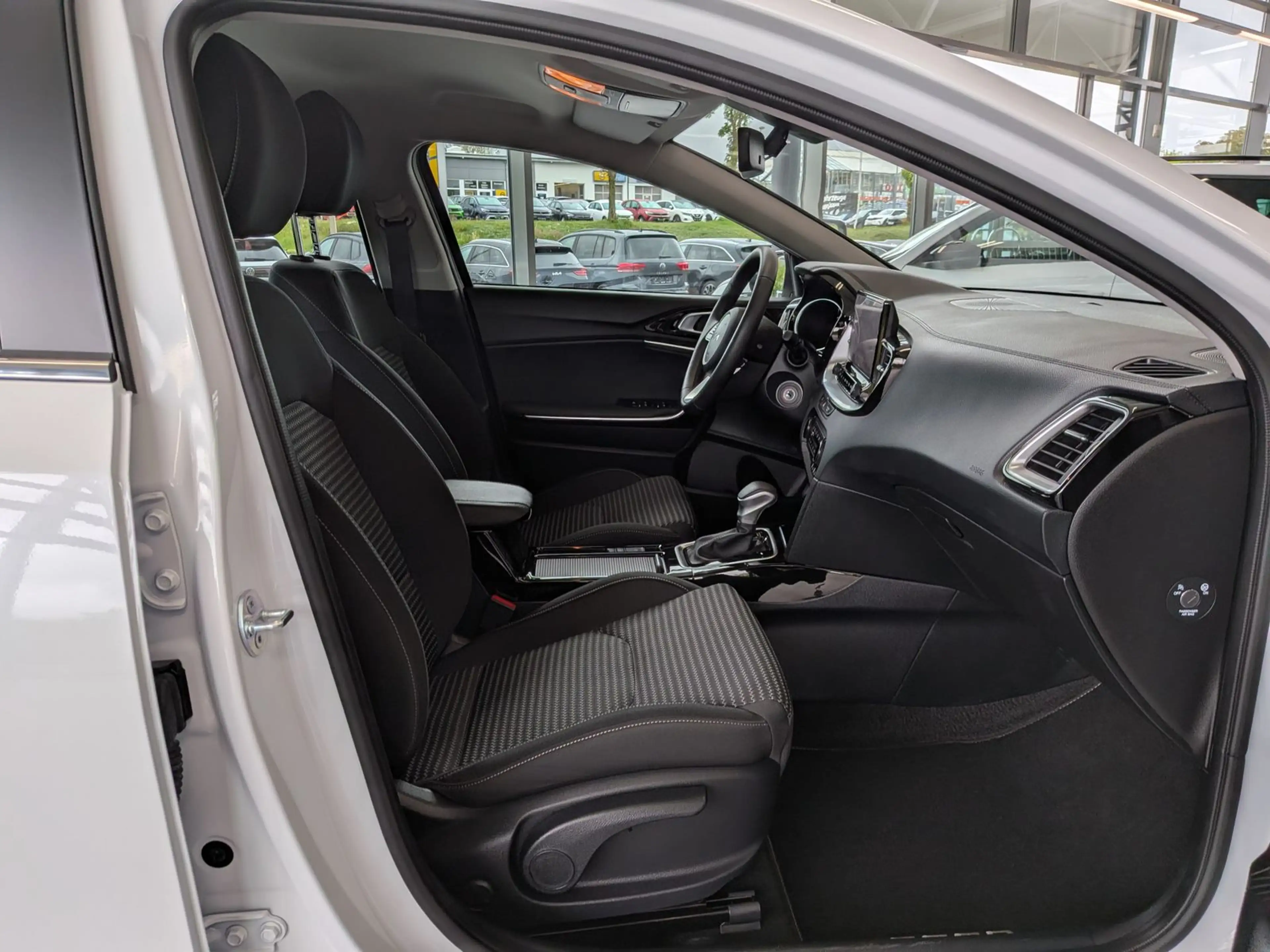 Kia Ceed / cee'd 1.5 DCT Spirit LED JBL Cam 7J-Gar. — photo 15