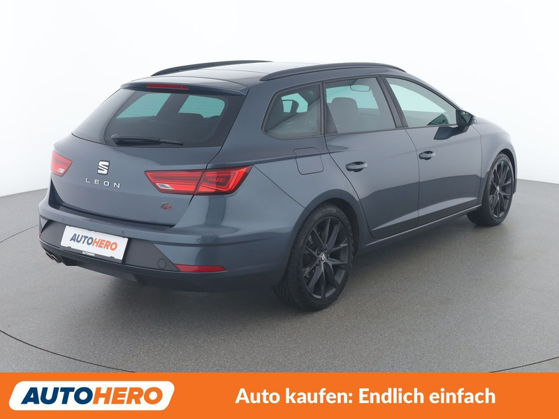 SEAT Leon 1.5 TSI ACT FR Black Edition Plus — photo 6