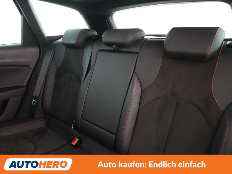 SEAT Leon 1.5 TSI ACT FR Black Edition Plus — photo 14