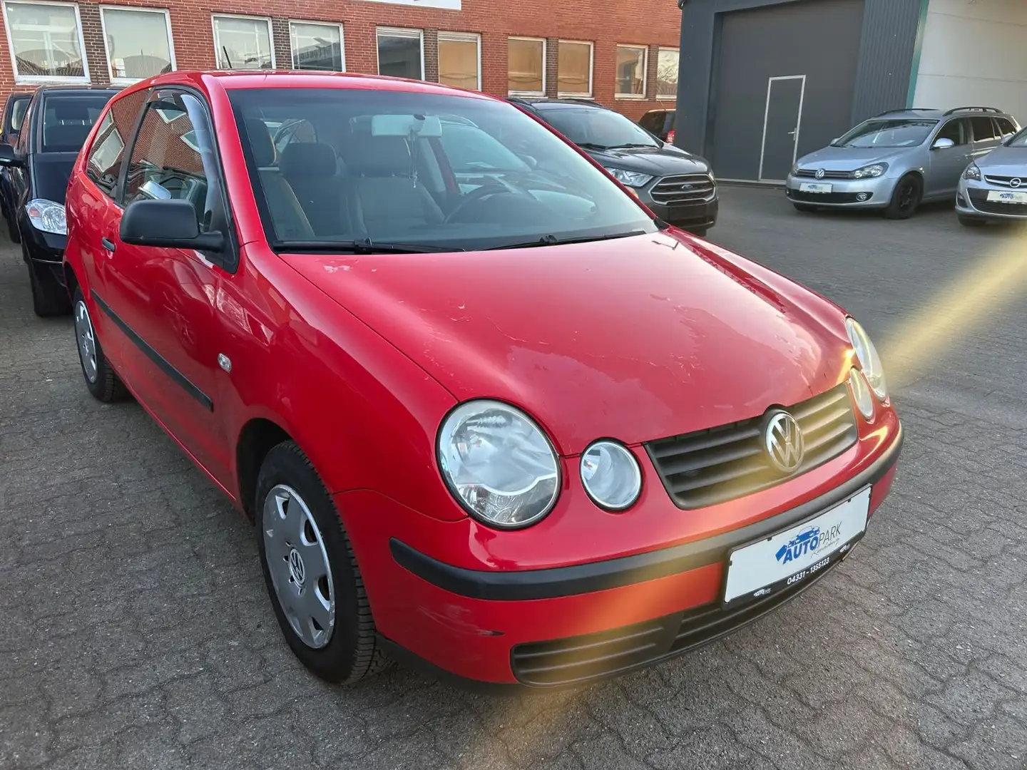 Volkswagen Polo IV 1.4 Basis Rot - 2
