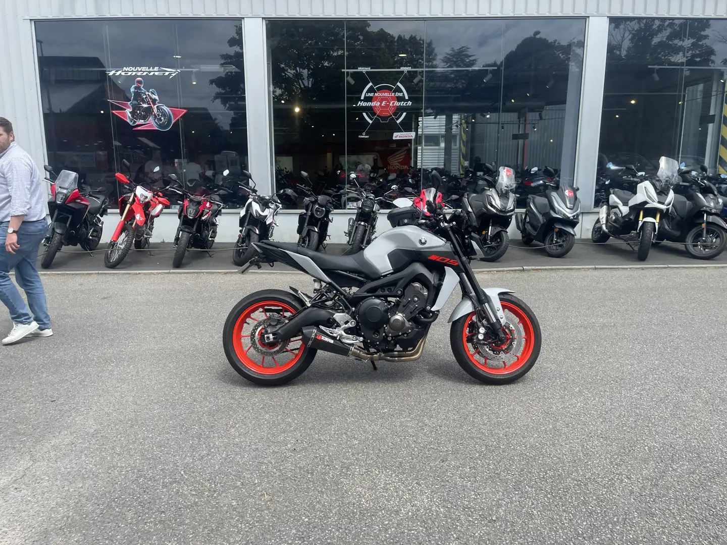 Yamaha MT-09 Gris - 1