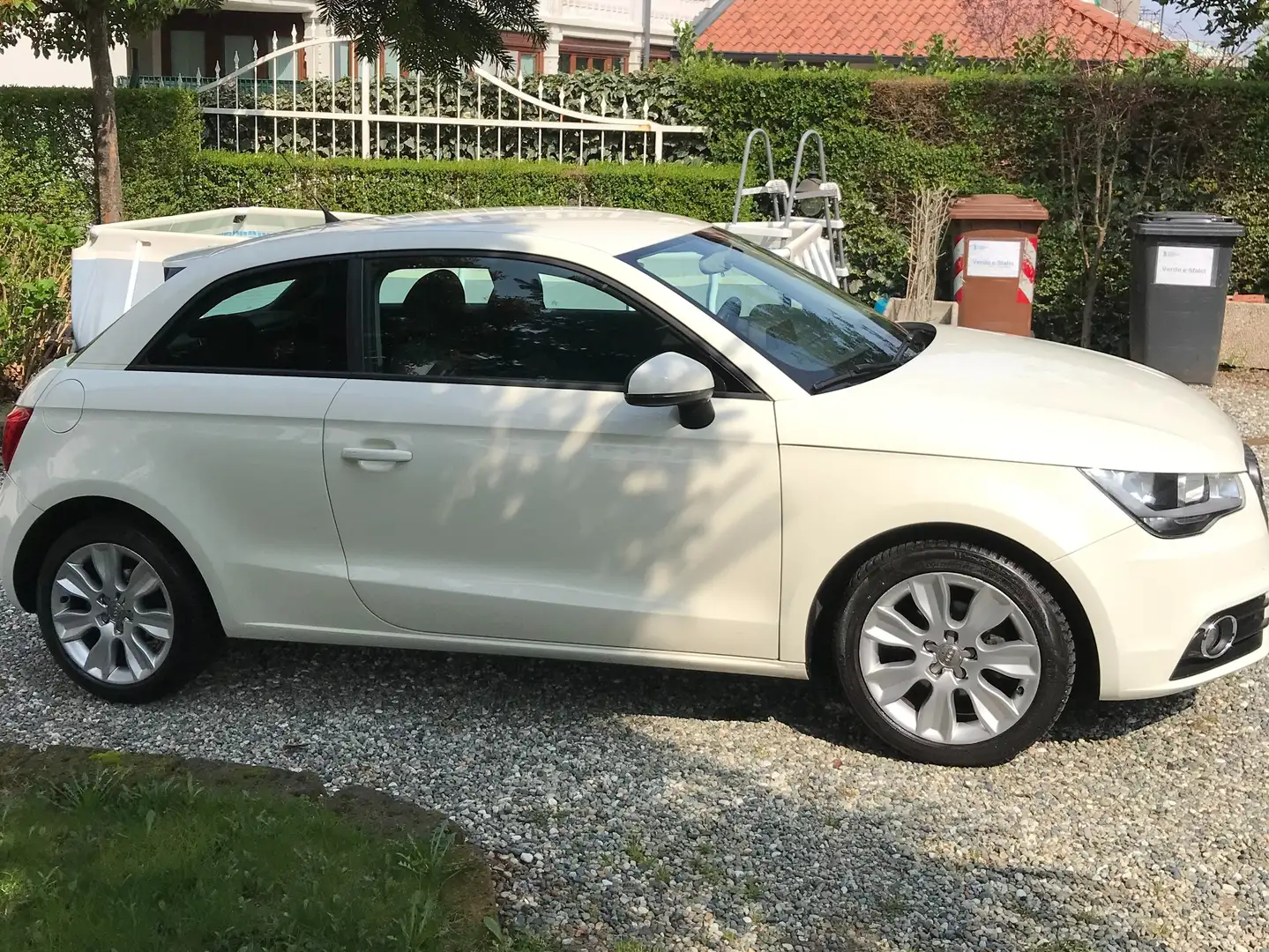 Audi A1 A1  1.2 tfsi Ambition White - 2