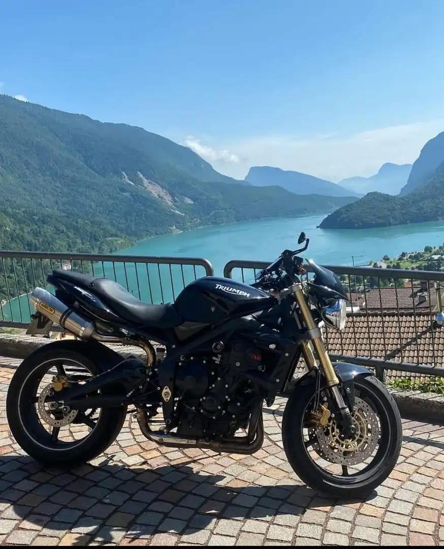 Triumph Street Triple 675 R uitgevoert - 2