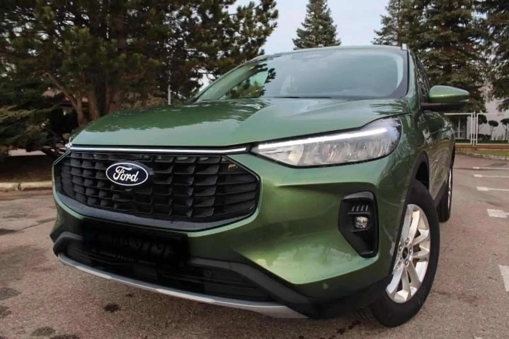 Ford Kuga FHEV Hybrid Titanium Grün - 1