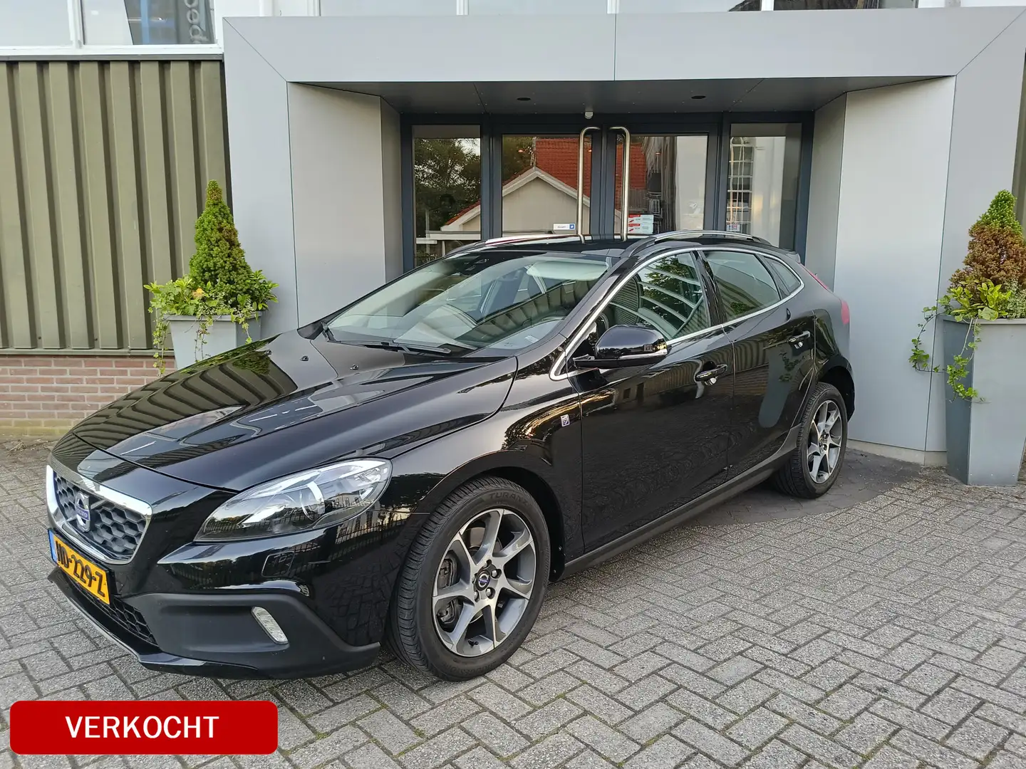 Volvo V40 Cross Country 1.5 T3 Ocean Race | Airco | Cruise Controle | afne Negru - 1