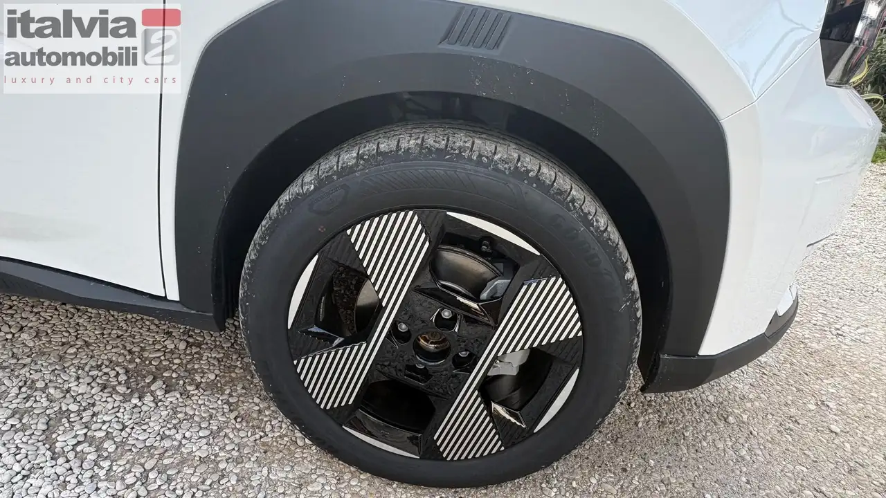 Fiat Grande Panda Hybrid La Prima 1.2 110cv 10KM 12MESI DI GARANZIA 9
