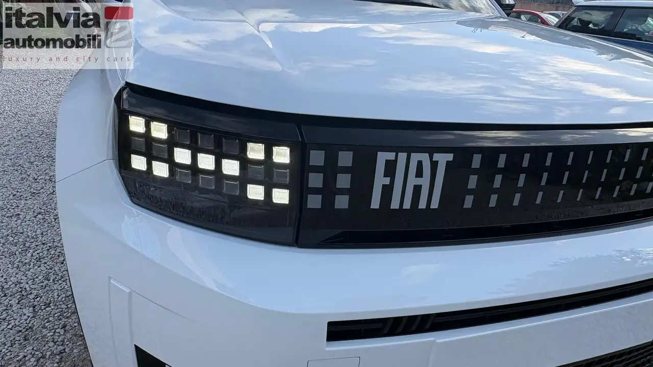 Fiat Grande Panda Hybrid La Prima 1.2 110cv 10KM 12MESI DI GARANZIA 7