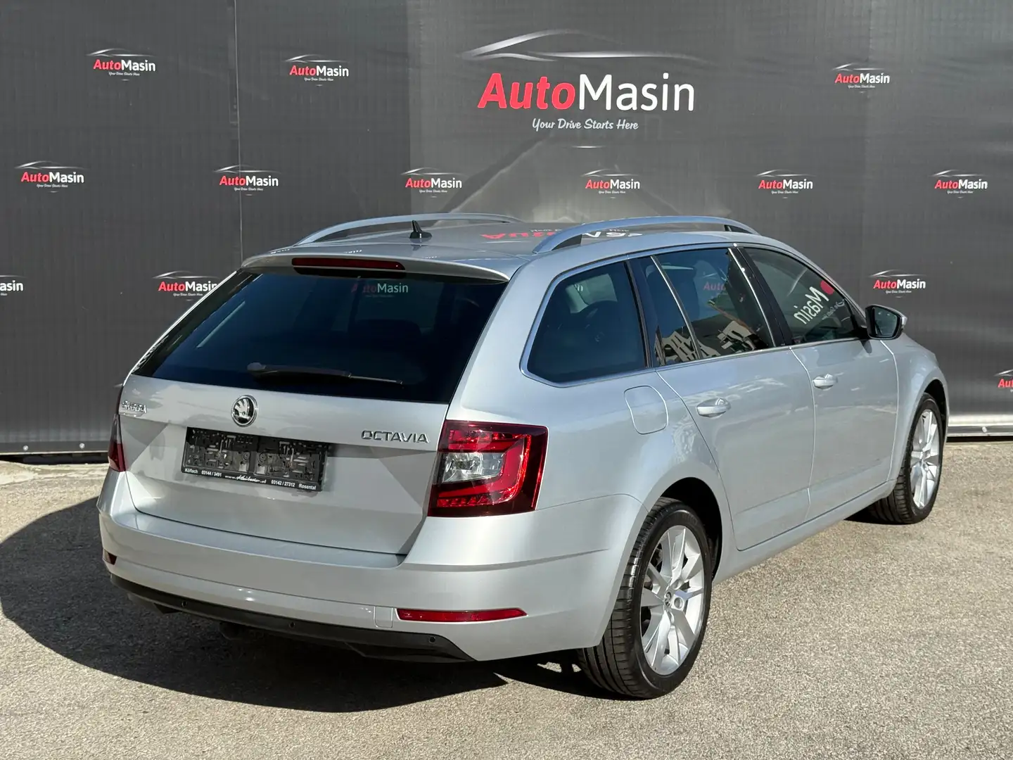 Skoda Octavia Combi 1.6 TDI Style Gris - 2