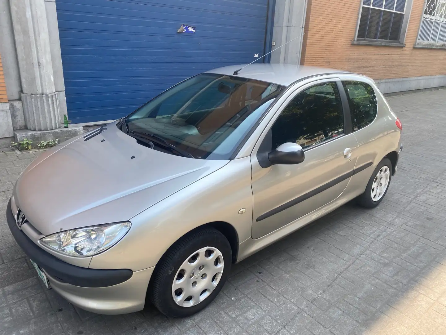 Peugeot 206 1.1i * PRETE A IMMATRICULER * Beige - 1