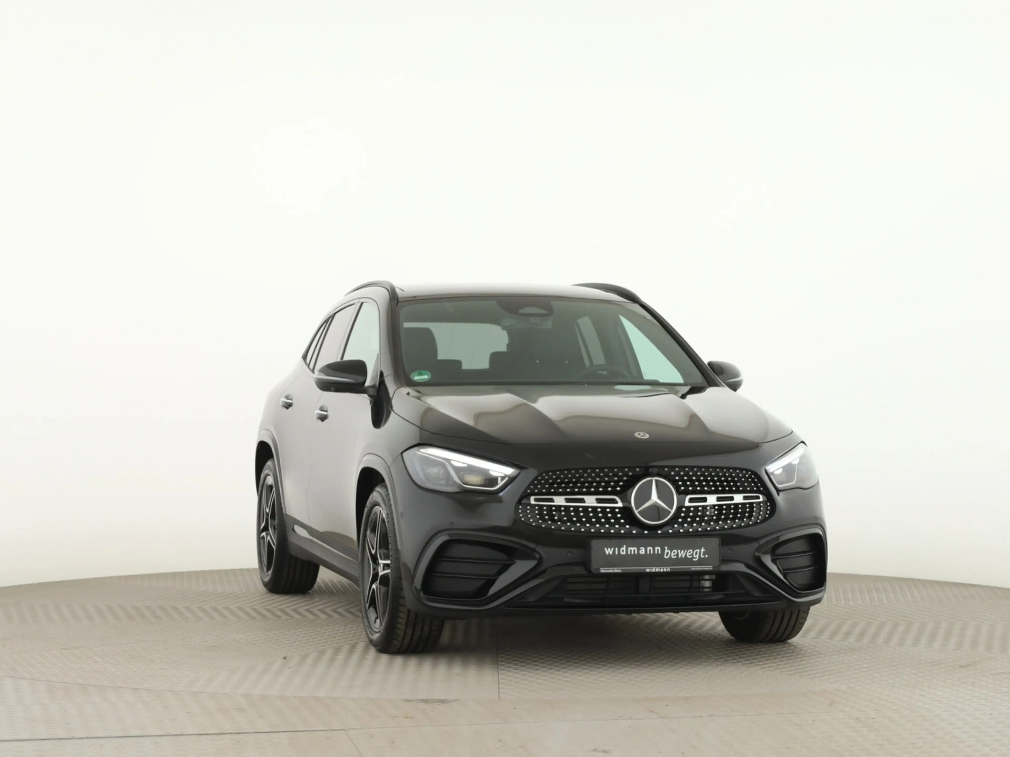 Mercedes-Benz GLA 250 4MATIC AMG*Burmester*Pano*Night*Fahrass. — photo 3