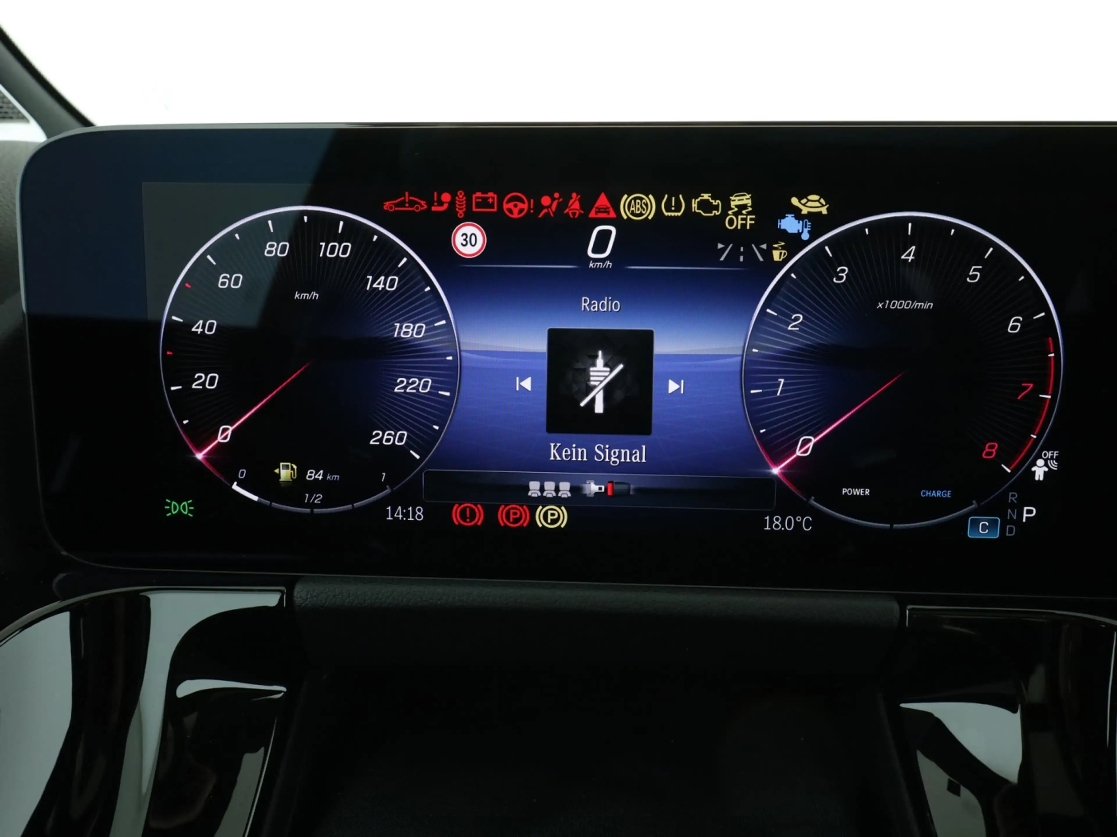 Mercedes-Benz GLA 250 4MATIC AMG*Burmester*Pano*Night*Fahrass. — photo 12