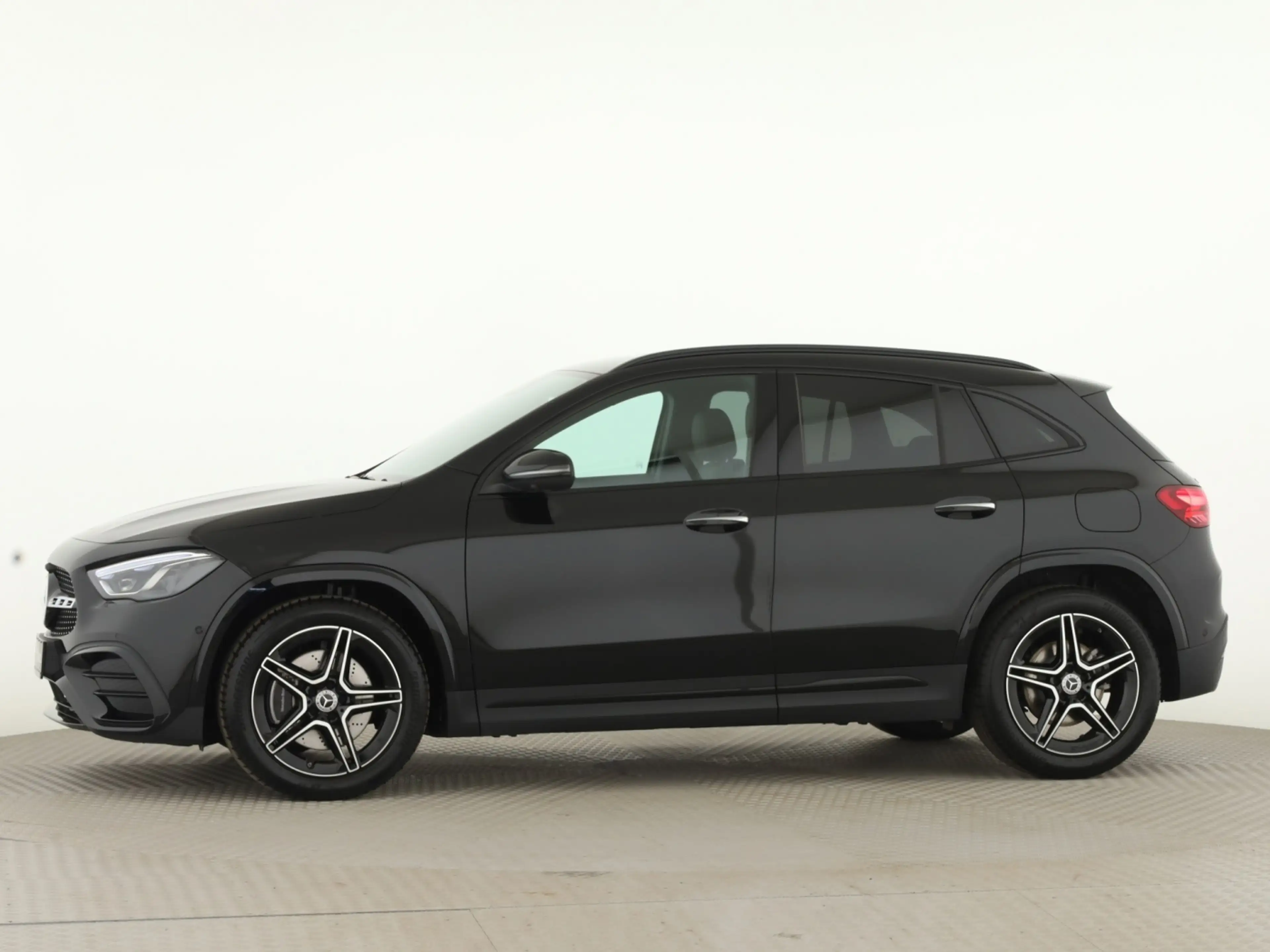 Mercedes-Benz GLA 250 4MATIC AMG*Burmester*Pano*Night*Fahrass. — photo 7