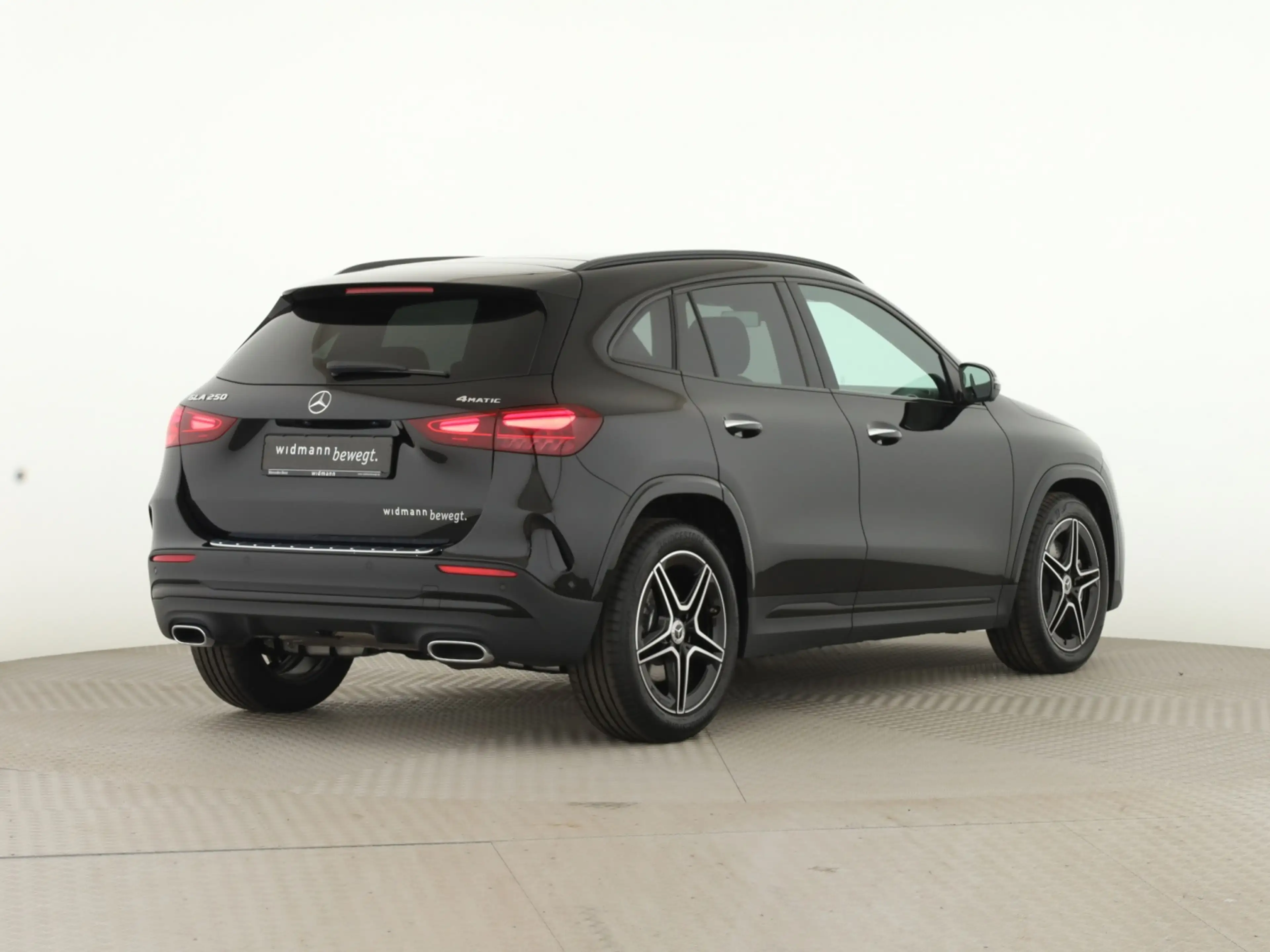 Mercedes-Benz GLA 250 4MATIC AMG*Burmester*Pano*Night*Fahrass. — photo 6