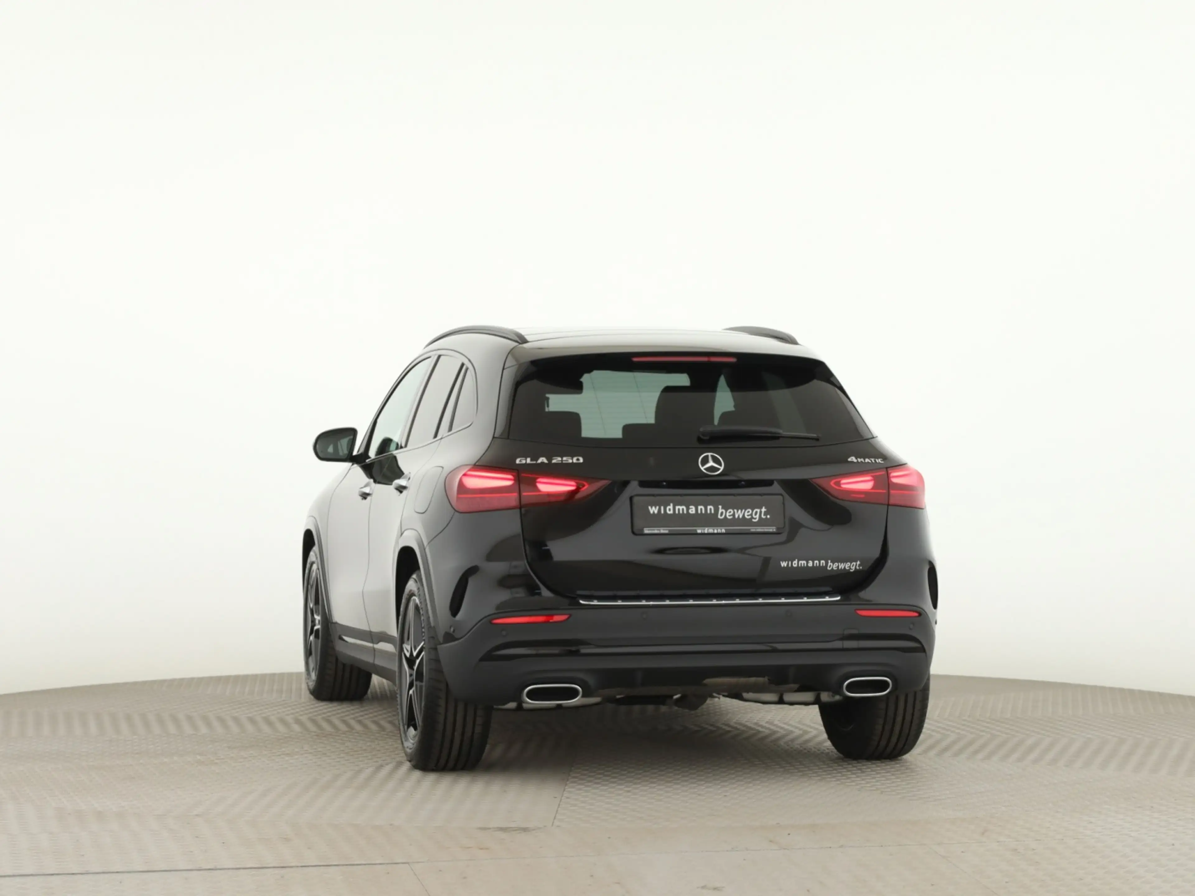 Mercedes-Benz GLA 250 4MATIC AMG*Burmester*Pano*Night*Fahrass. — photo 4