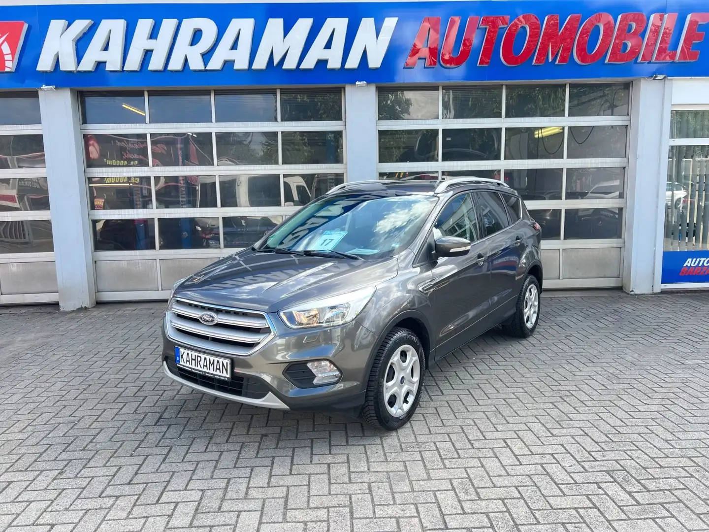 Ford Kuga Trend Grau - 1