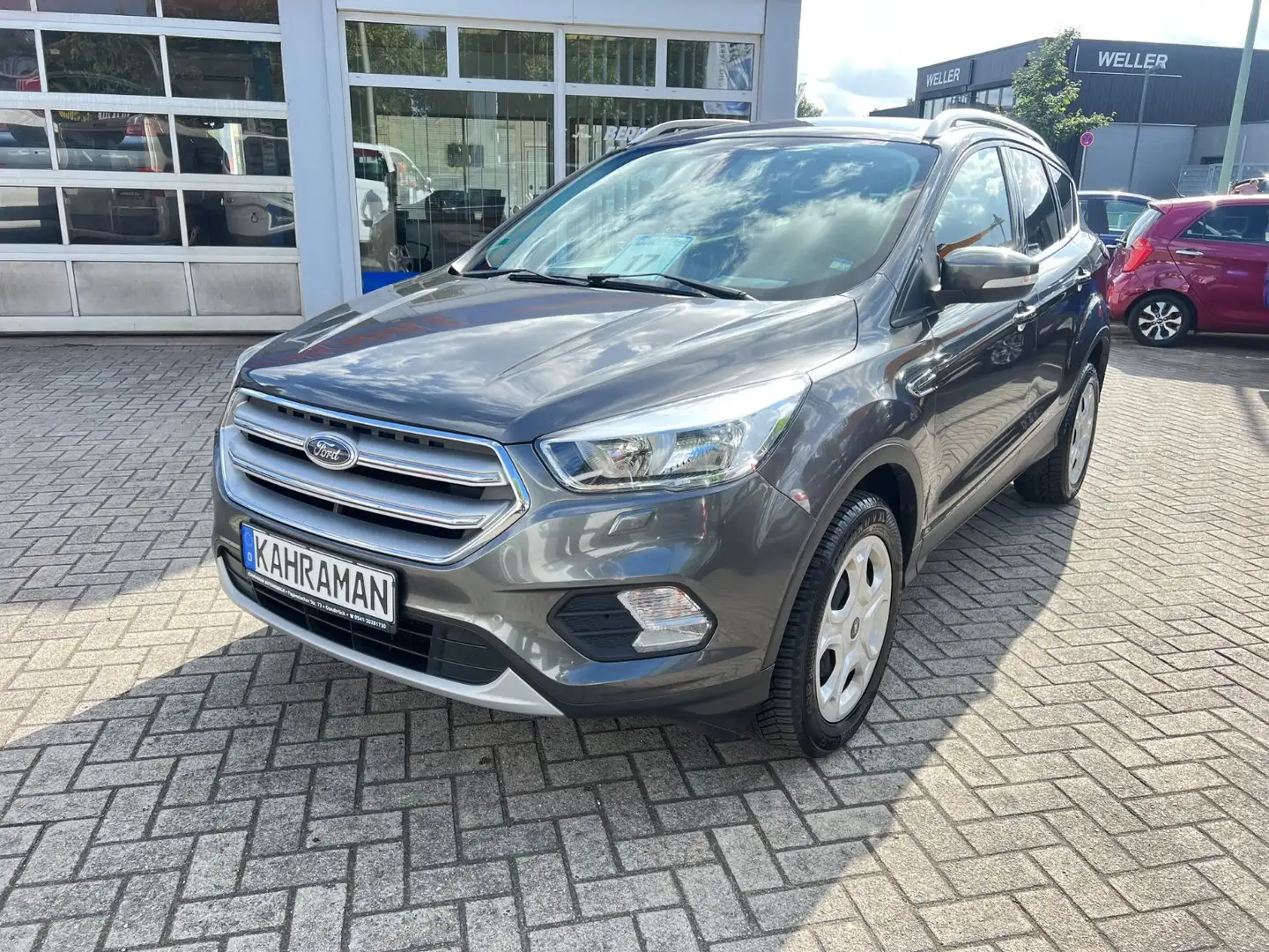 Ford Kuga Trend Grau - 2
