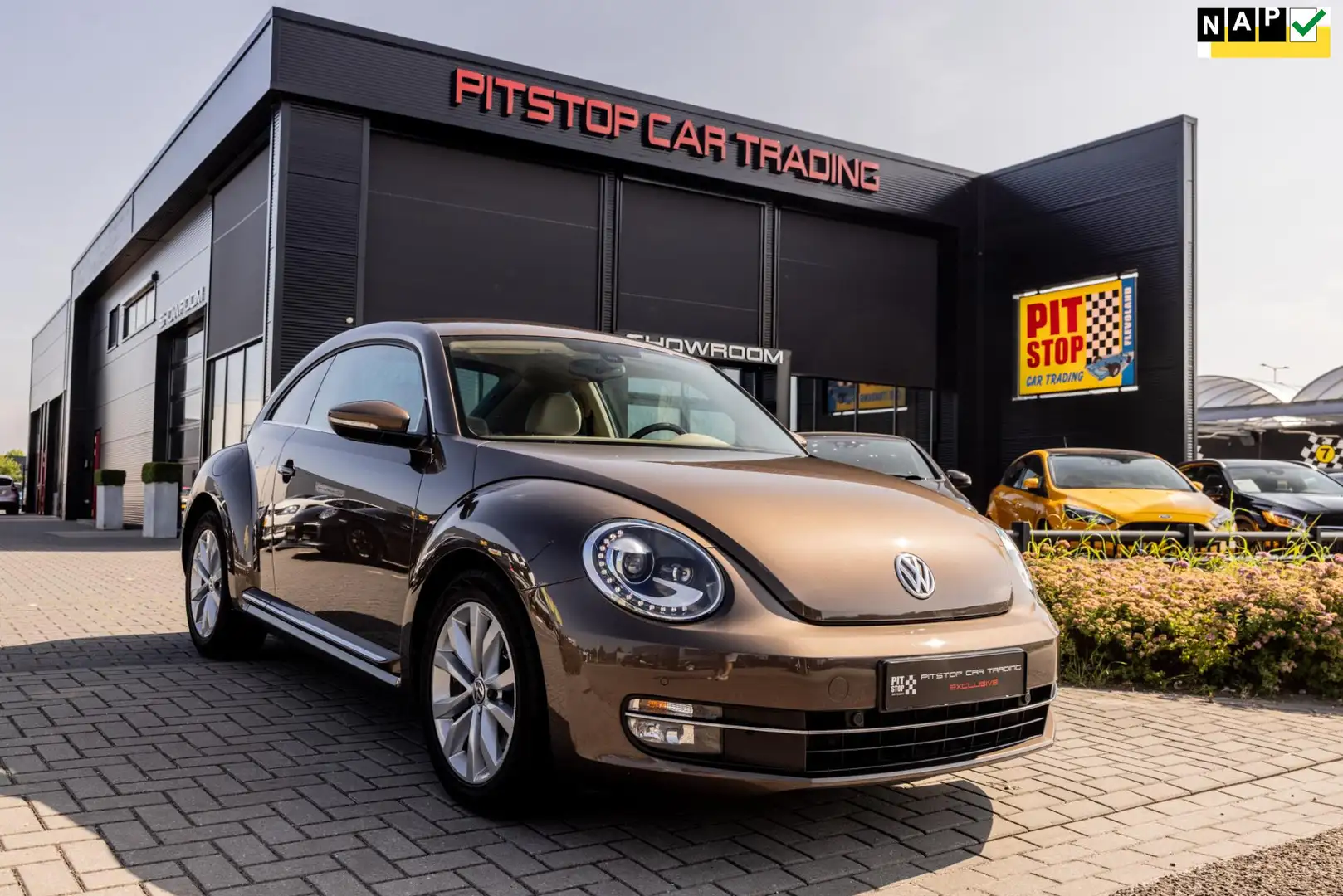 Volkswagen Beetle 1.4 TSI *Fender Edition*, 161 PK, 1e eigenaresse! Bruin - 1