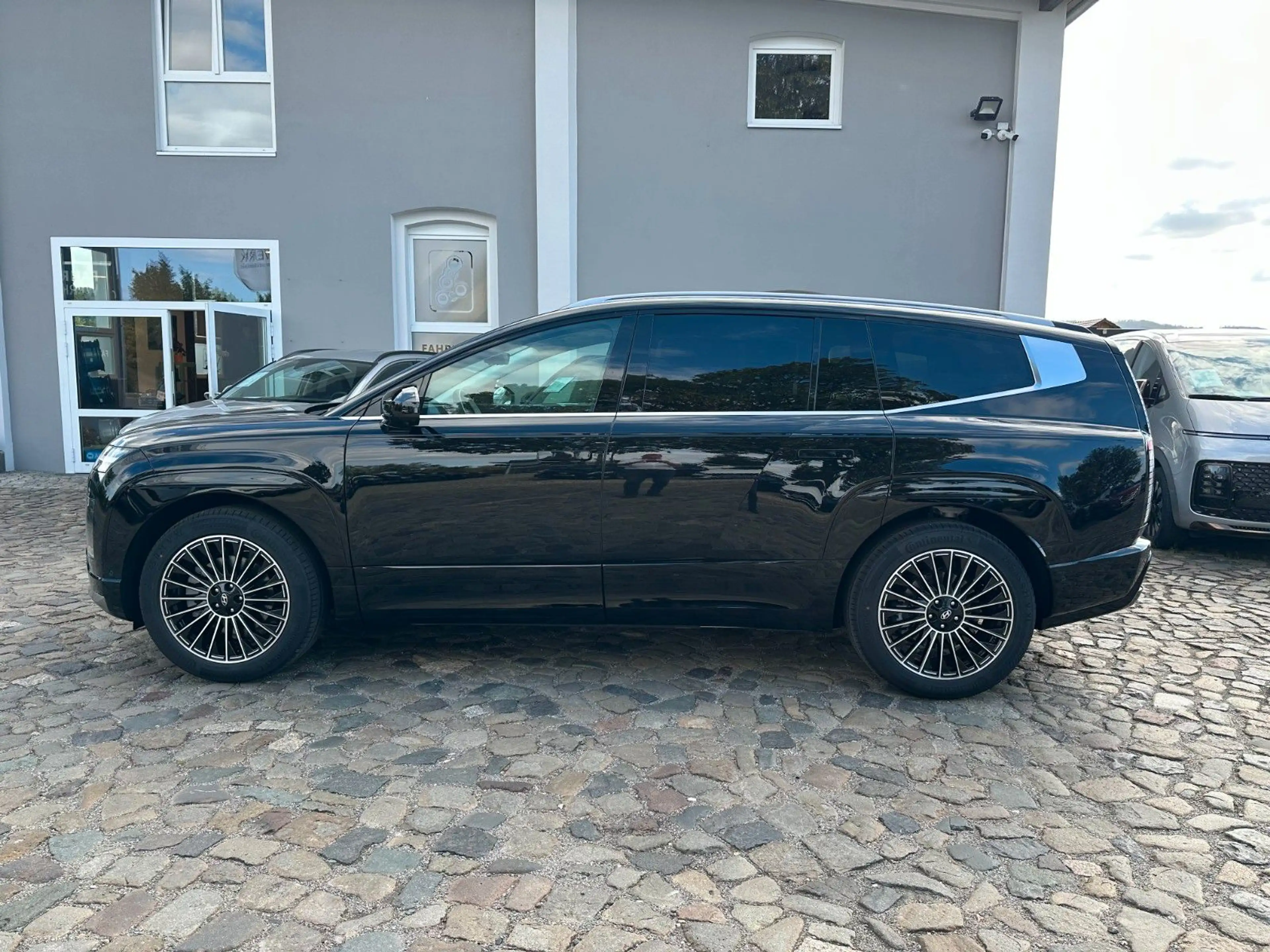 Hyundai IONIQ 9 110 kWh 4WD Calligraphy Reichw.600km — photo 3